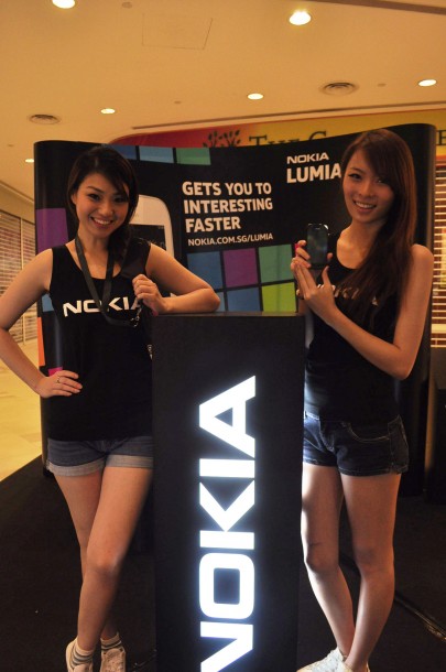 Take a photo with the Nokia ladies and stand to win a Lumia 800!